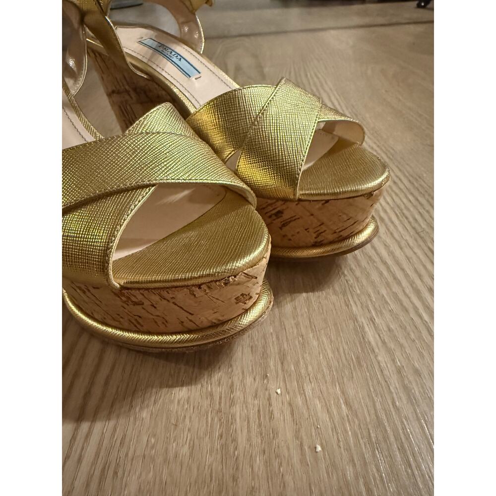 Prada Gold Saffiano Leather Wedges – Excellent Condition 37.5 - Picture 4 of 14